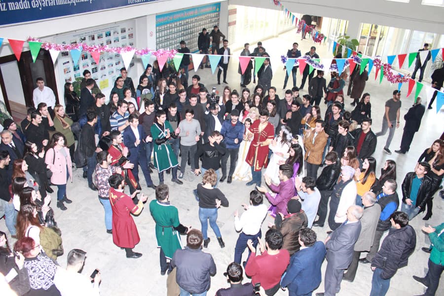 Yeni il və Dünya Azə