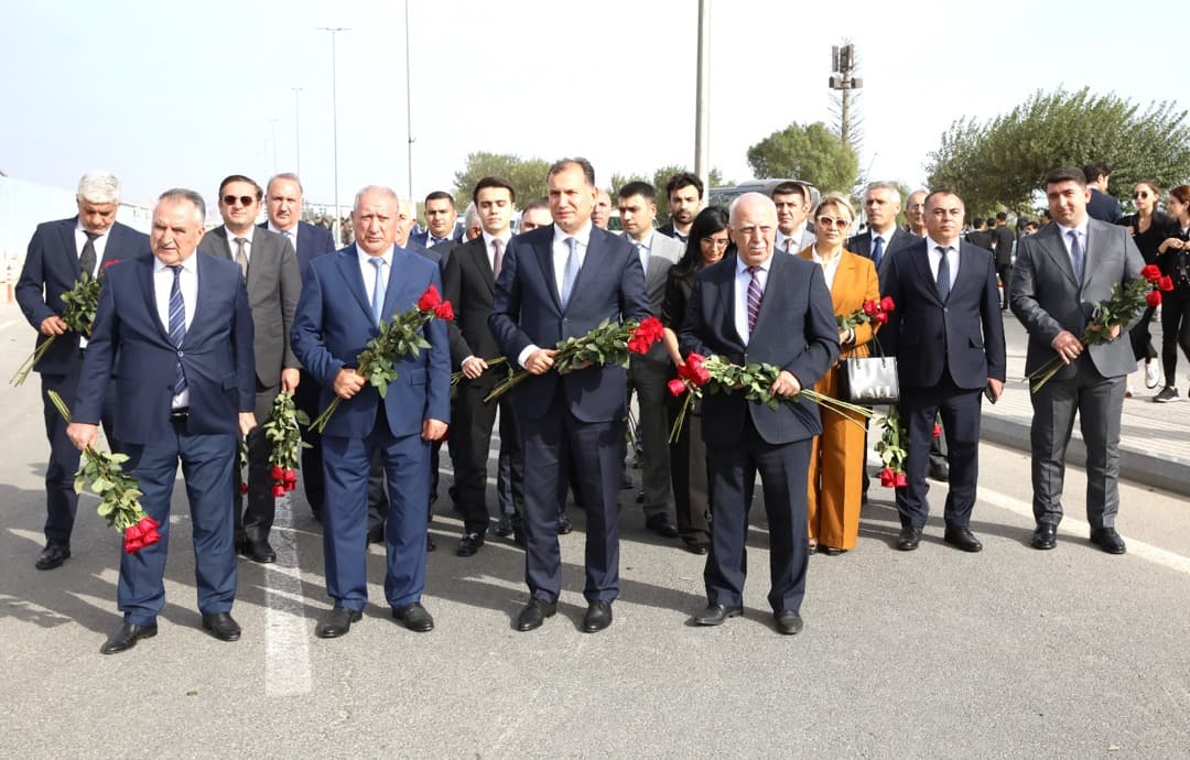 AHİK-in rəhbərliyi v