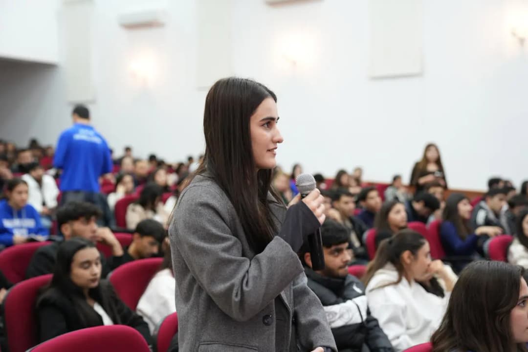 AƏSMA-nın tələbələri