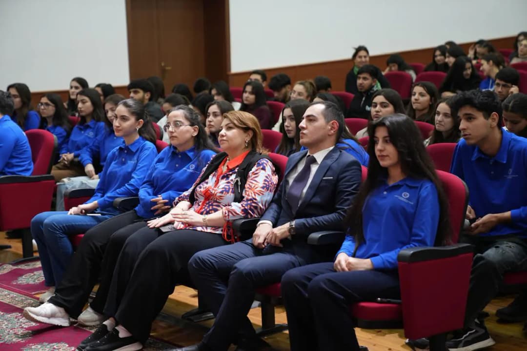 AƏSMA-nın tələbələri