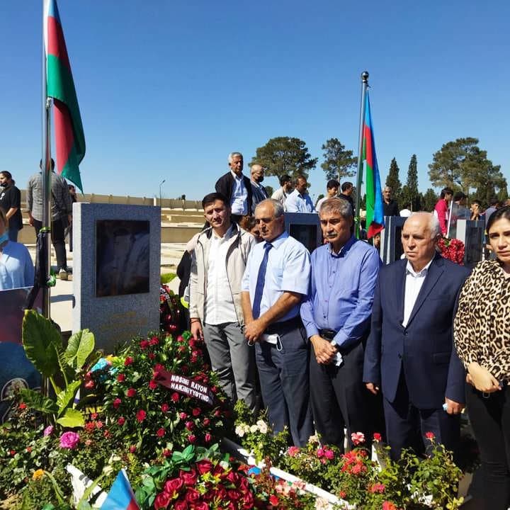 Anım Günü" ilə əlaqə