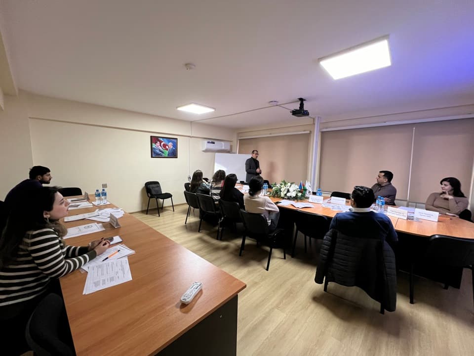 Gənc həmkarlar ittif