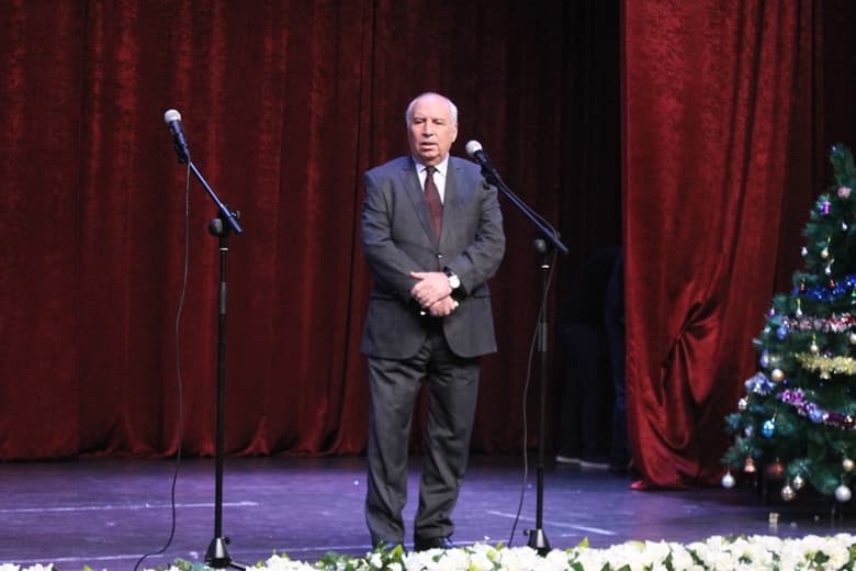 Yeni il və Dünya Azə