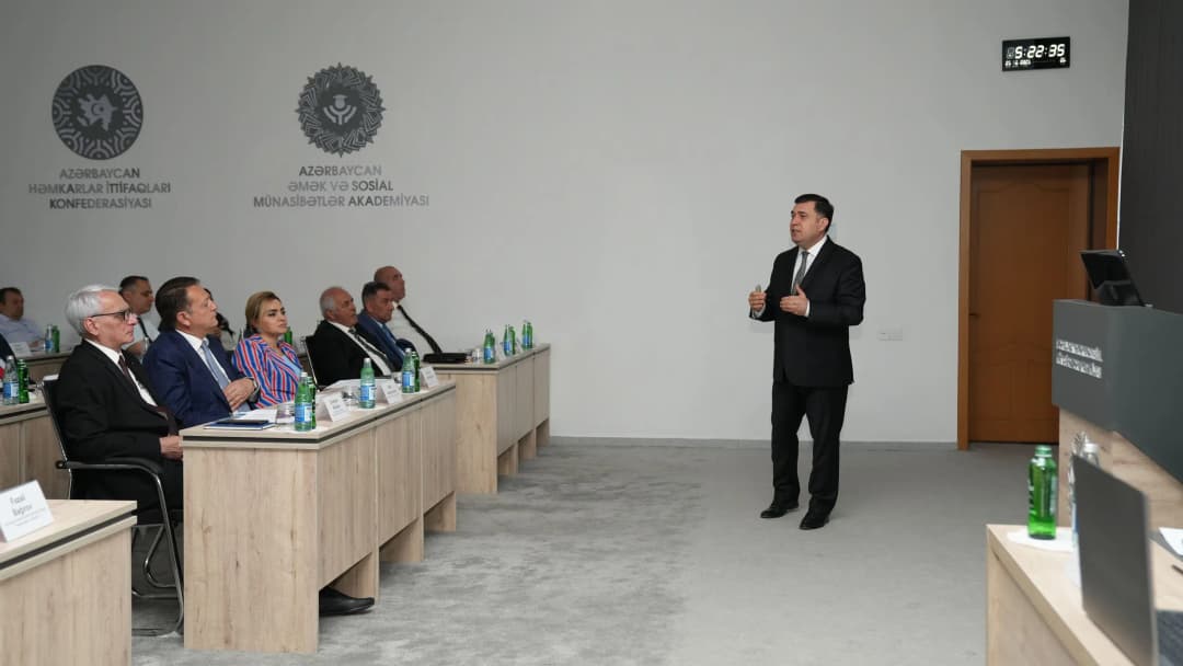 AHİK, onun üzv və ta