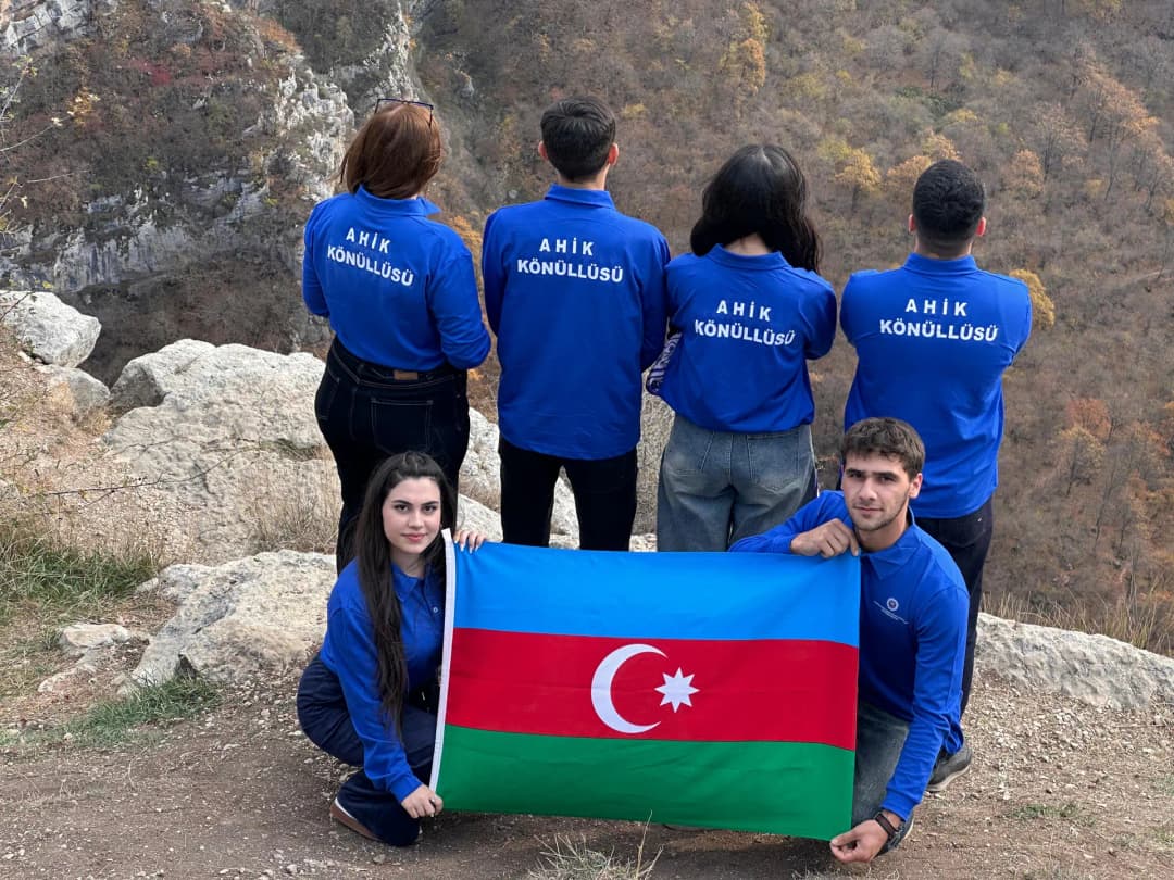 AƏSMA kollektivi Şuş