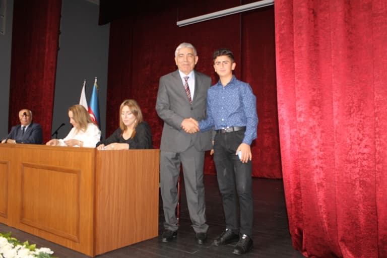 Birinci kurs tələbəl