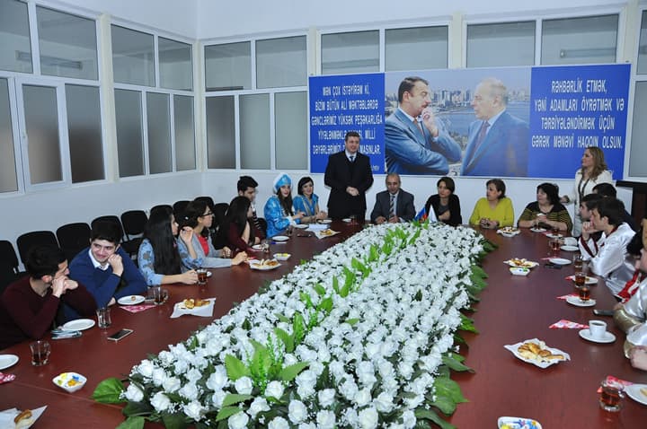Yeni il və Dünya Azə