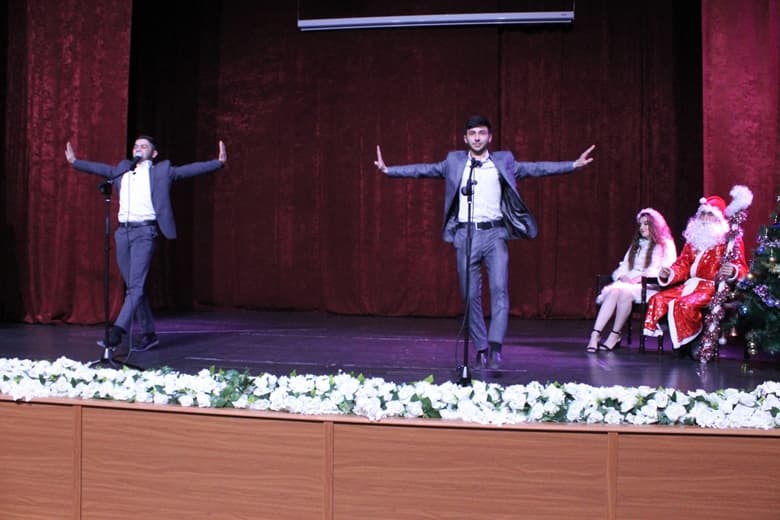 Yeni il və Dünya Azə