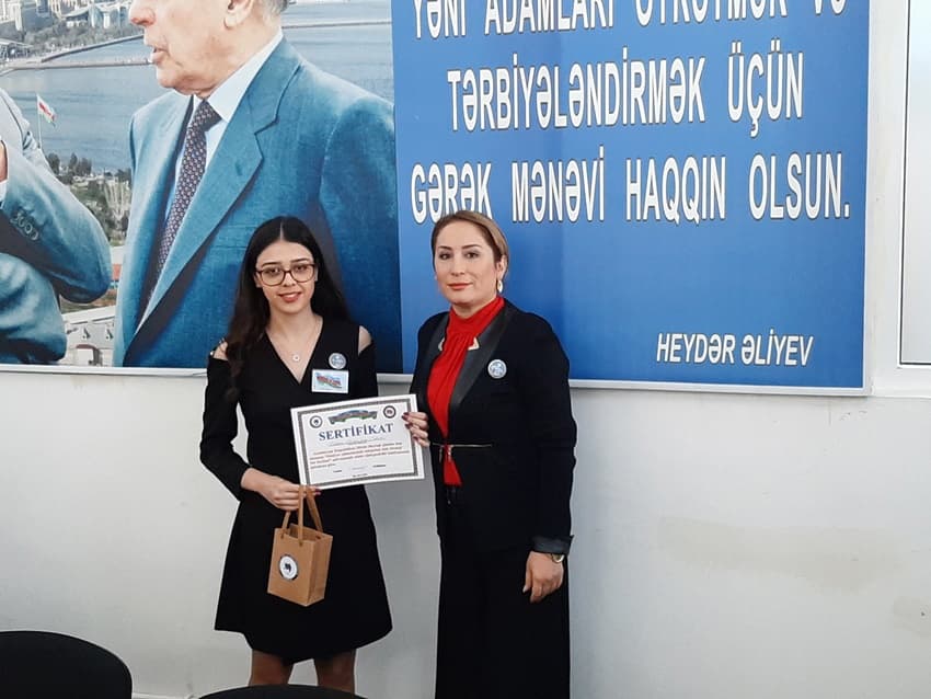Bayrağını yüksəltməy