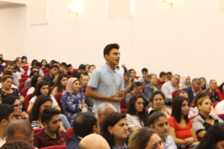 Birinci kurs tələbəl