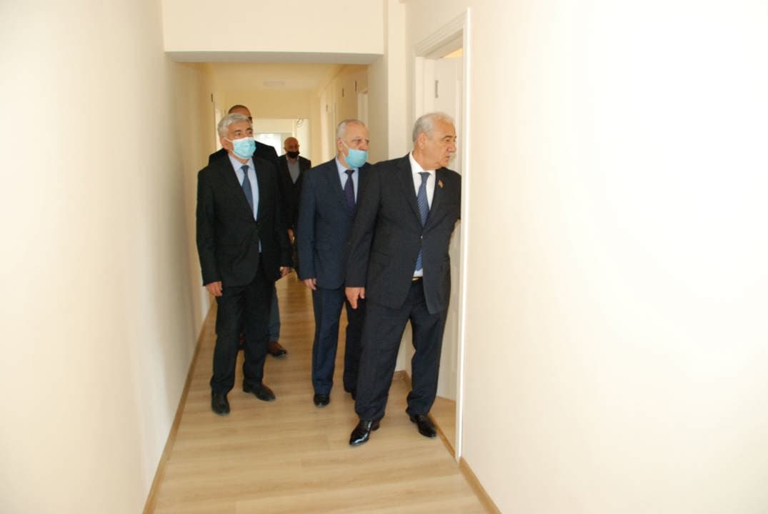 AHİK sədri, millət v