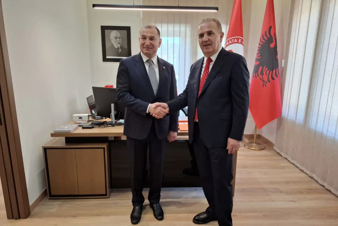 Tiranada Albaniya Hə