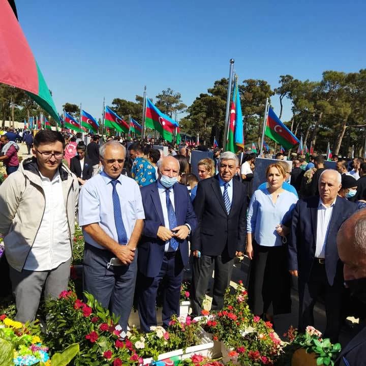 Anım Günü" ilə əlaqə