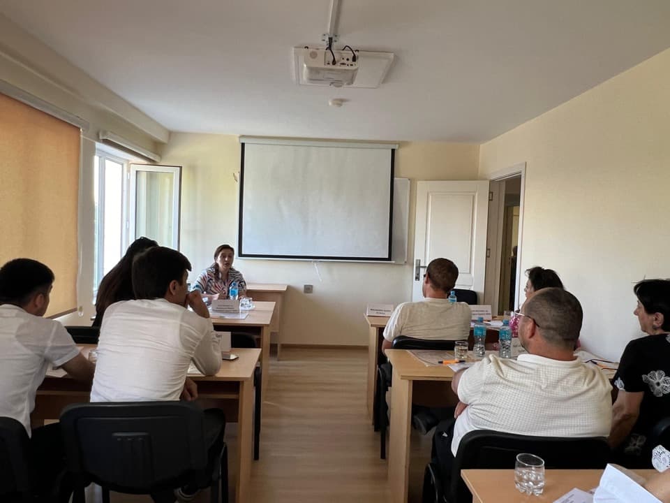 İşgüzar oyun, müzaki