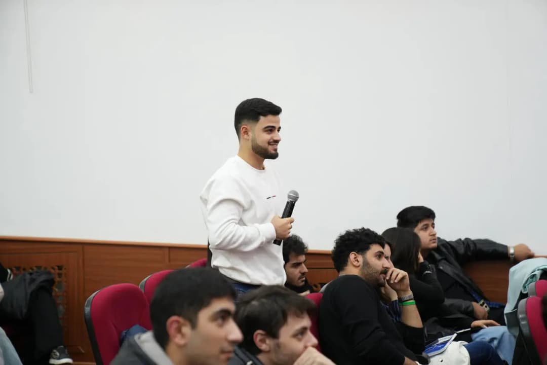 AƏSMA-nın tələbələri