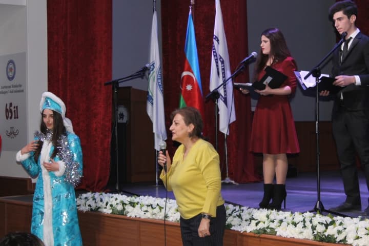 Yeni il və Dünya Azə