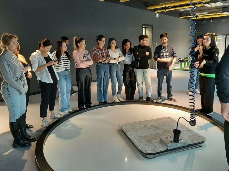 Kurs iştirakçıları ü