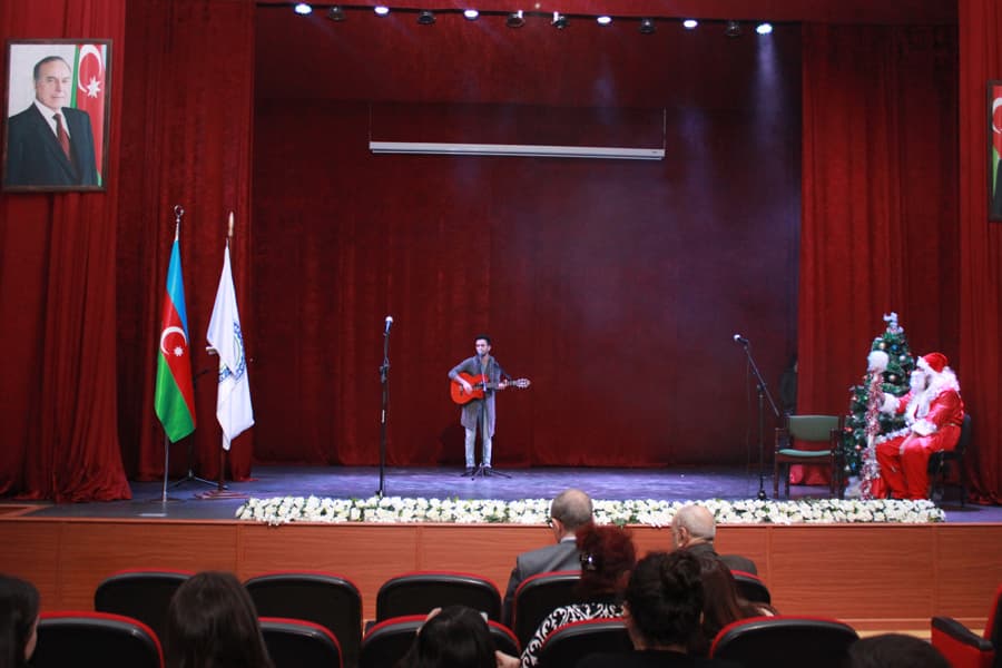 Yeni il və Dünya Azə