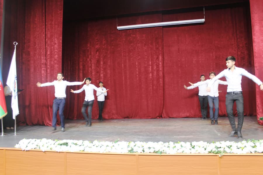 "Yeni il" və "Dünya 