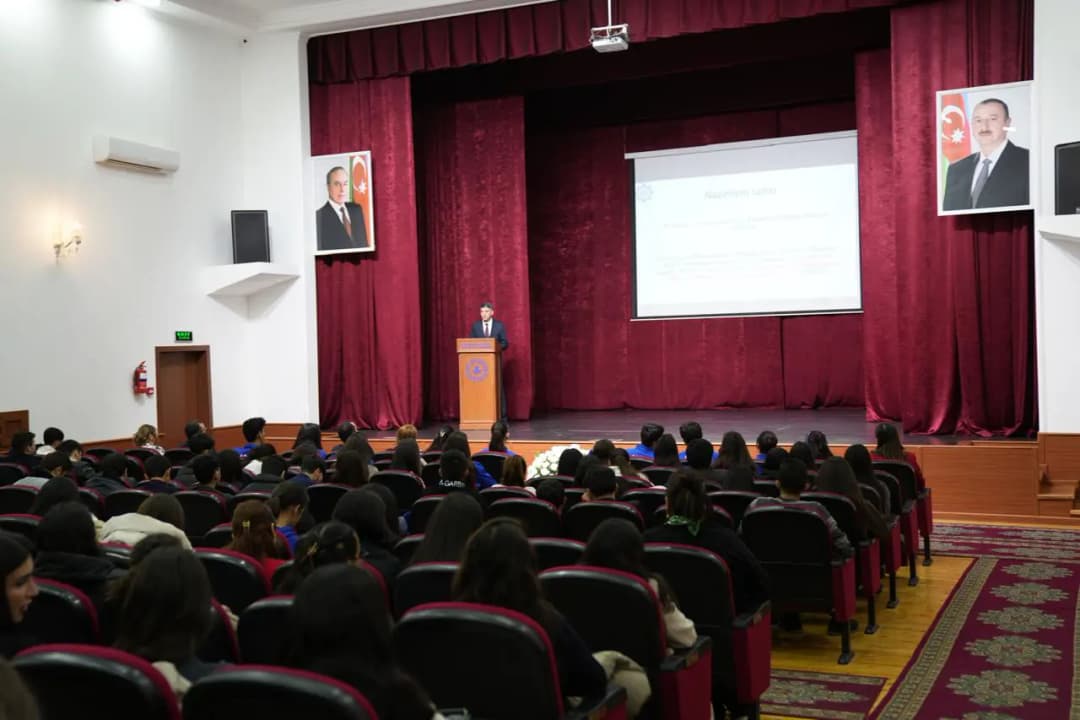 AƏSMA-nın tələbələri