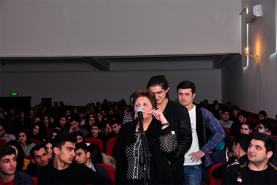 Xalq Yazıçısı Çingiz