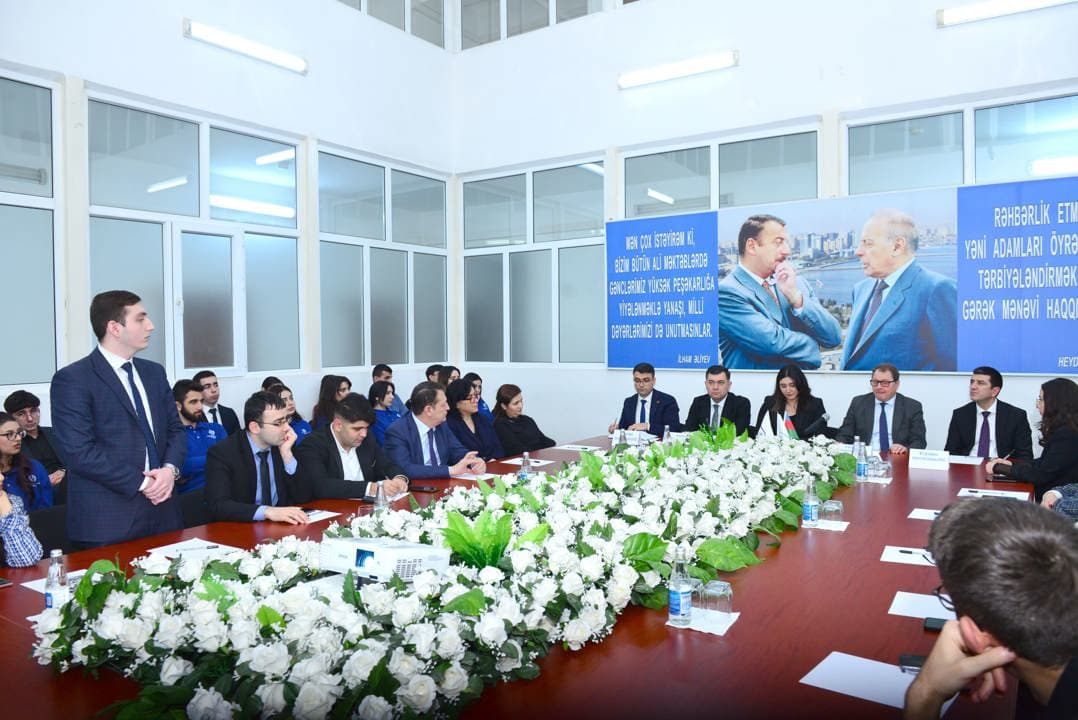 AHİK-in Əmək və Sosi
