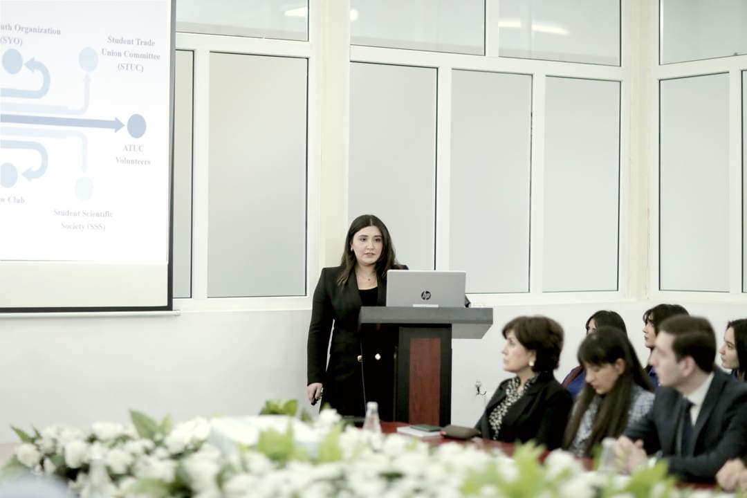 AHİK-in Əmək və Sosi