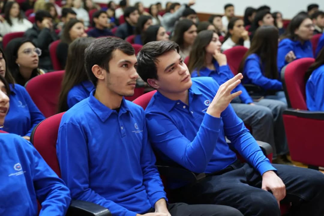 AƏSMA-nın tələbələri