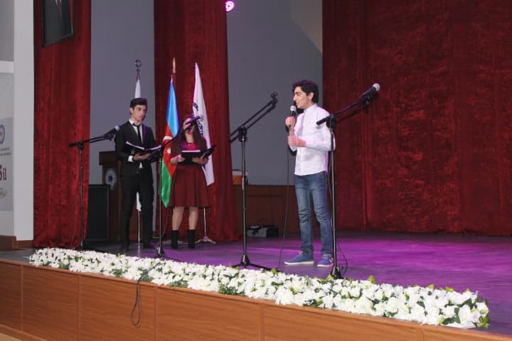Yeni il və Dünya Azə