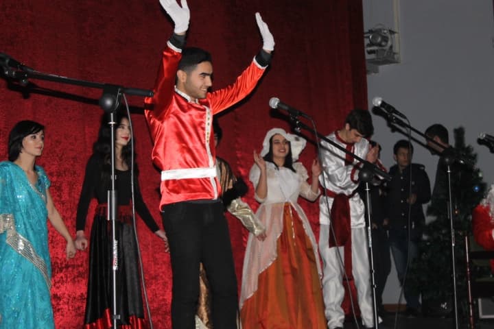 Yeni il və Dünya Azə