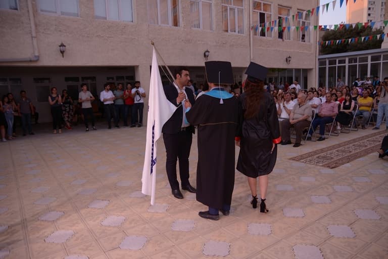 “Məzun günü” ke­çiri