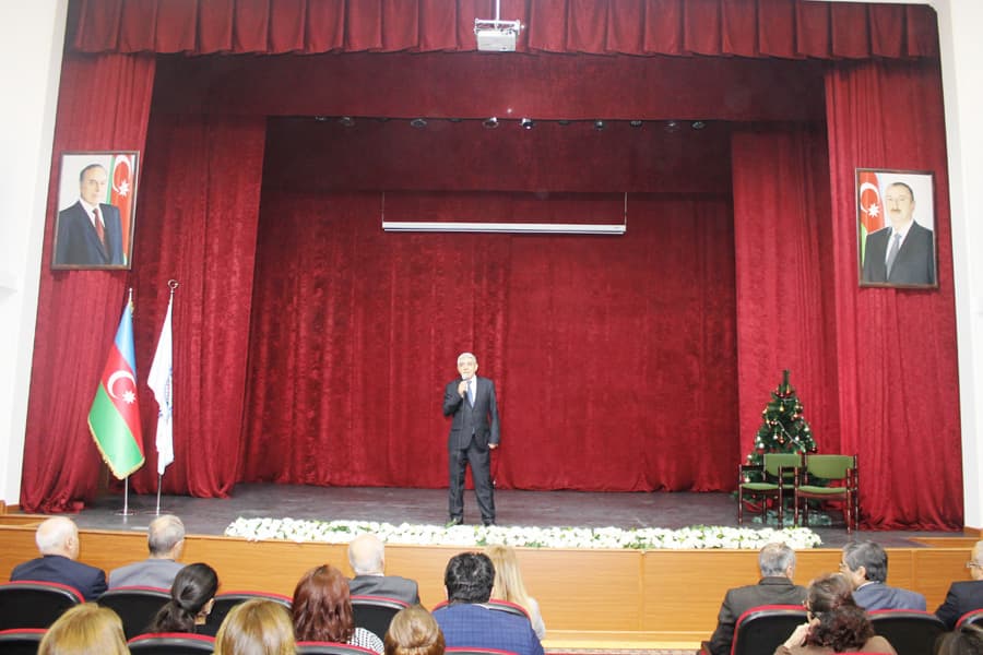 "Yeni il" və "Dünya 