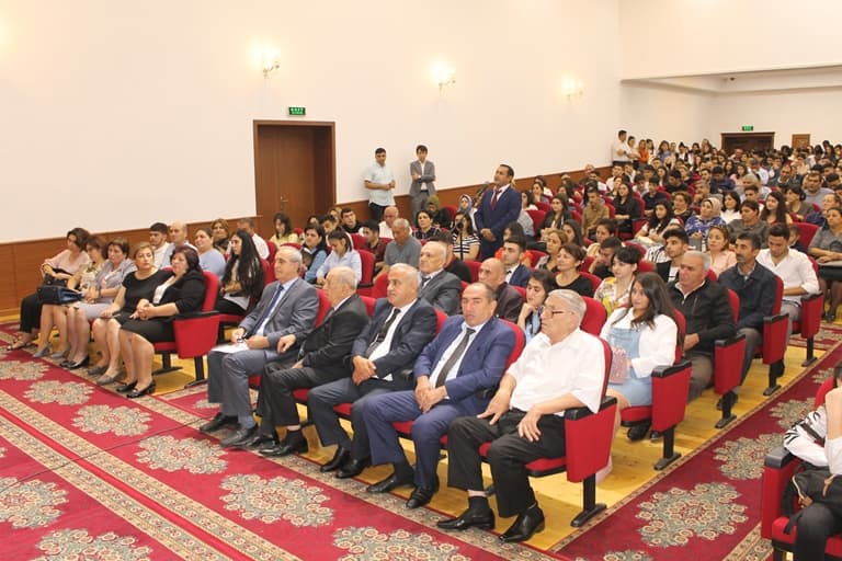 Birinci kurs tələbəl