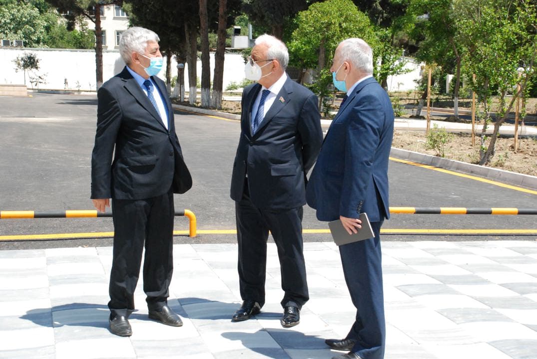 AHİK sədri, millət v