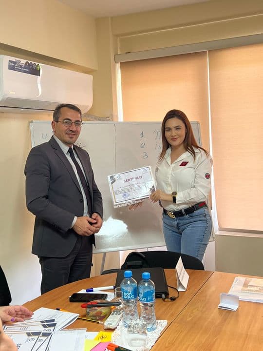 Yeni seçilmiş həmkar