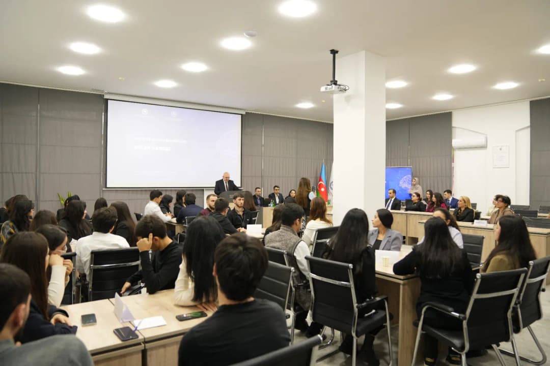 AƏSMA-da tələbələr a