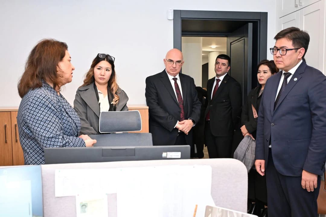 Qırğızıstan həmkarla