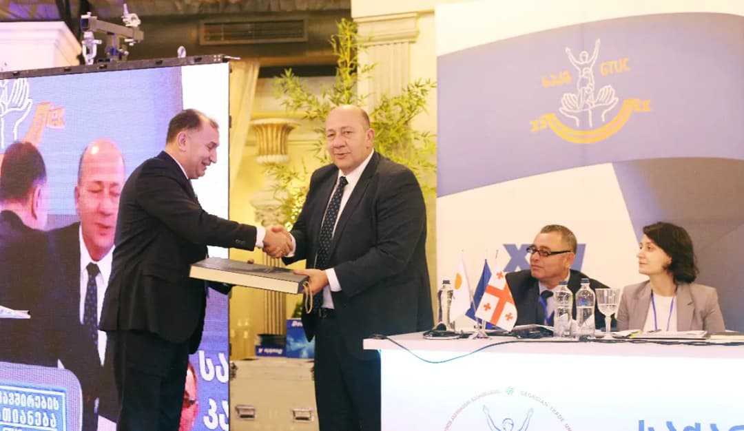 AHİK nümayəndələri G