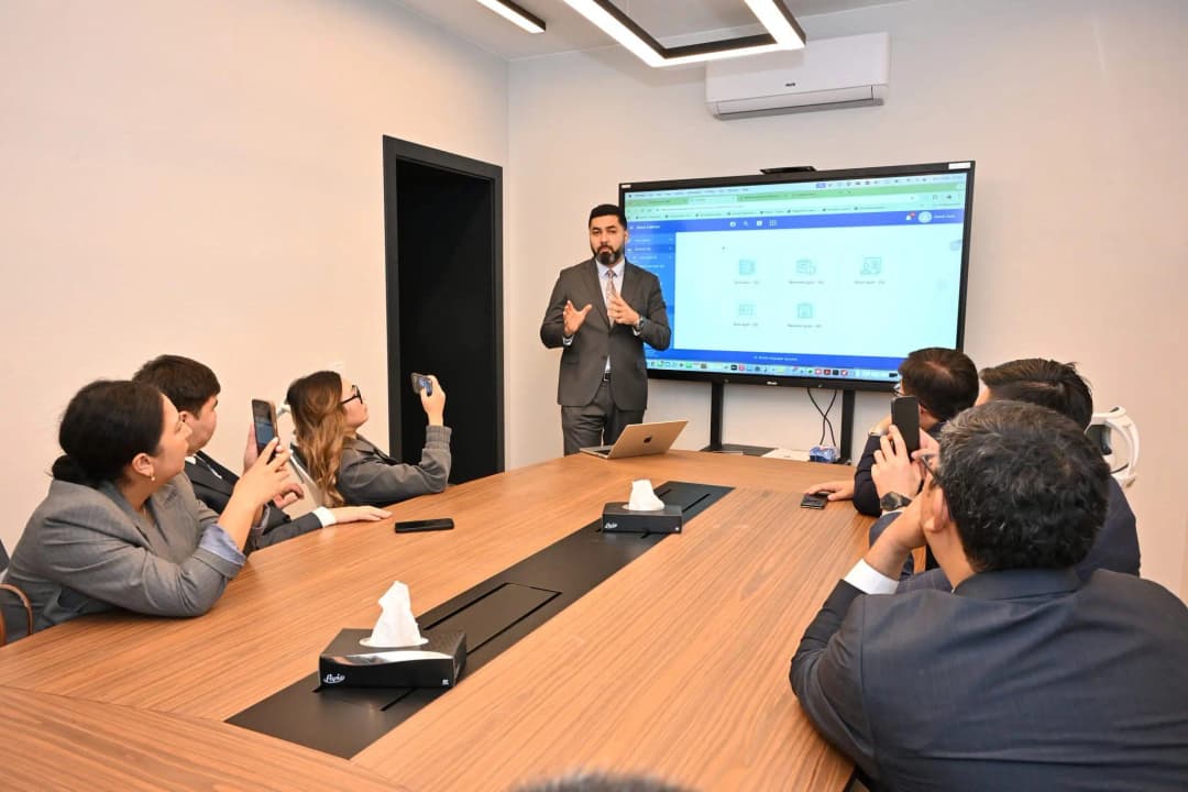 Qırğızıstan həmkarla