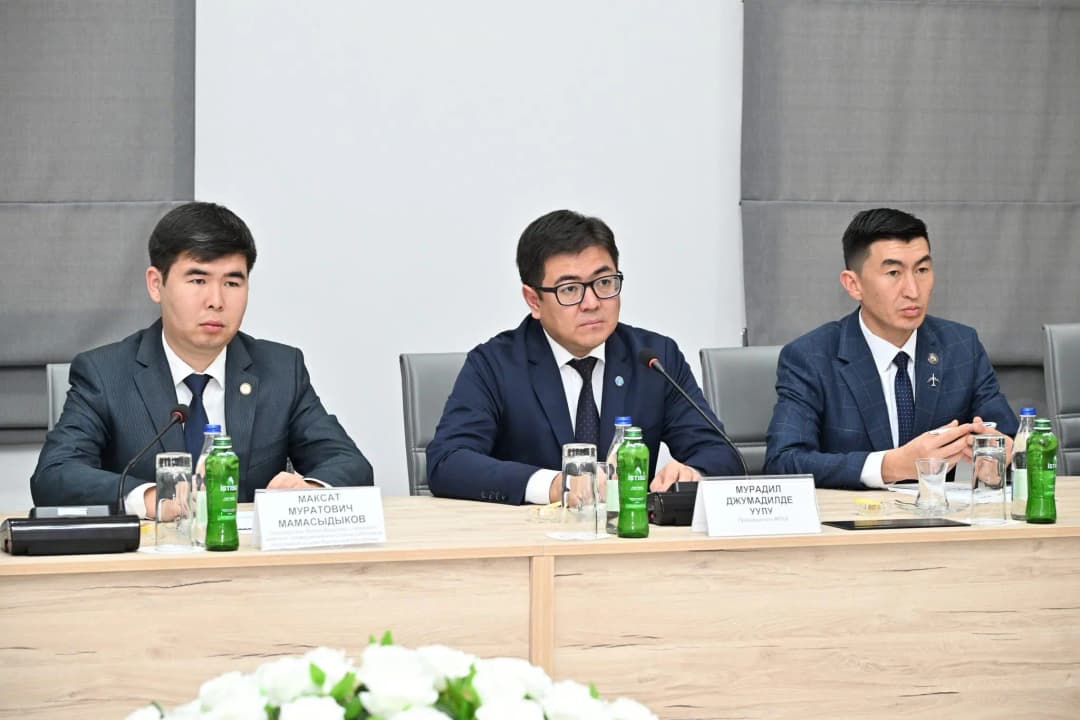 Qırğızıstan həmkarla