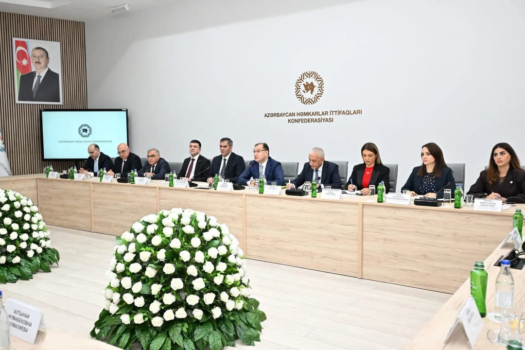 Qırğızıstan həmkarla