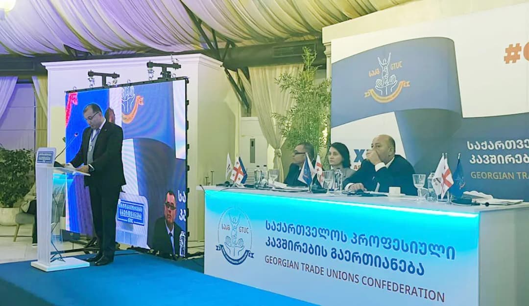 AHİK nümayəndələri G