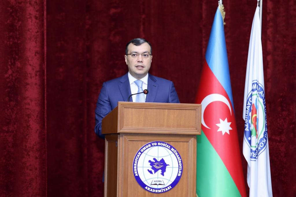 Əmək və Əhalinin Sosial Müdafiəsi naziri Sahil Babayev Akademiyanın müəllim və tələbə heyəti ilə görüşüb